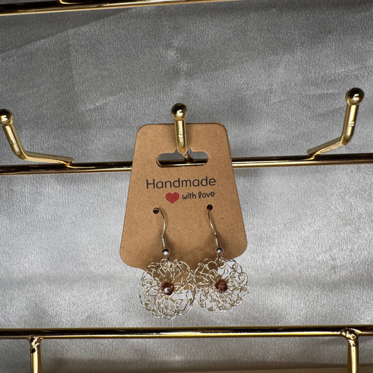 Brinco redondo castanho - pequeno